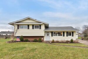 11375 Glen Oval, Parma Heights, OH 44130 - Front Exterior Photo