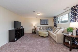 11375 Glen Oval, Parma Heights, OH 44130 - Family Room Photo