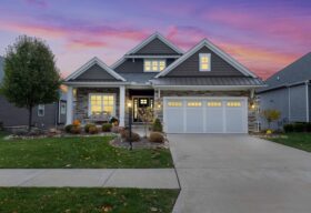 10153 Village Ln, Brecksville, OH 44141
