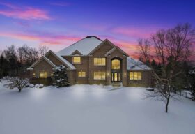 17395 Sawgrass Circle, North Royalton, OH 44133