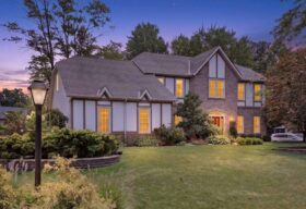 8753 Treetop Trail, Broadview Heights, OH 44147