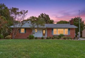 1887 Brainard Road, Lyndhurst, OH 44124